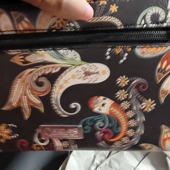 Carlos by Carlos Santana 3 in 1 Black Tote, Crossbody and clutch - Picture 15 of 16